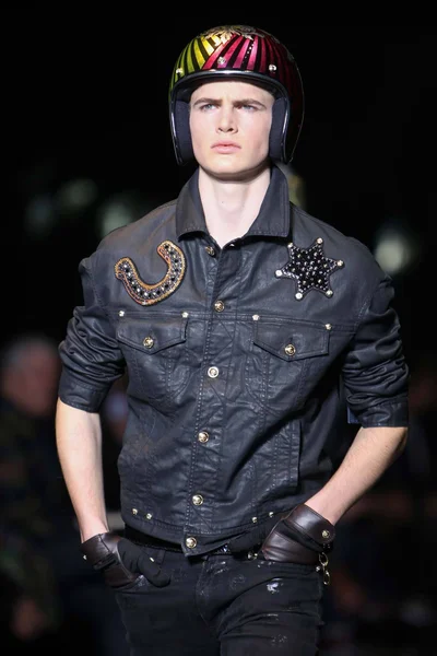 Look 94